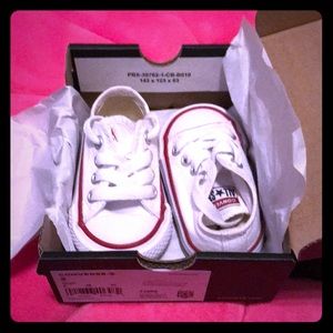 Converse tennis shoes